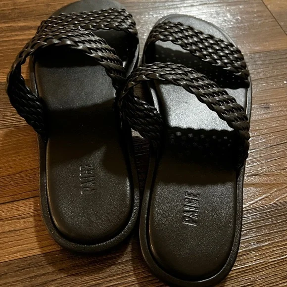 Paige Dakota Basket Weave Slide Sandal (US 7) in Black Leather - Picture 3 of 5